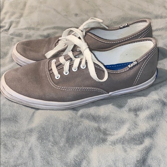 Shoes - Picture 2 of 3